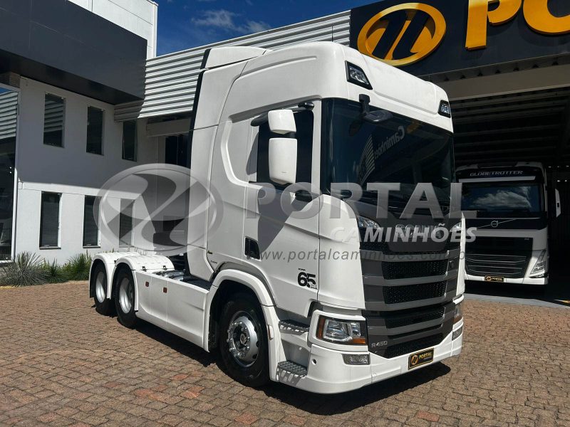 0C66 – SCANIA/R450 6X2 COM GELADEIRA